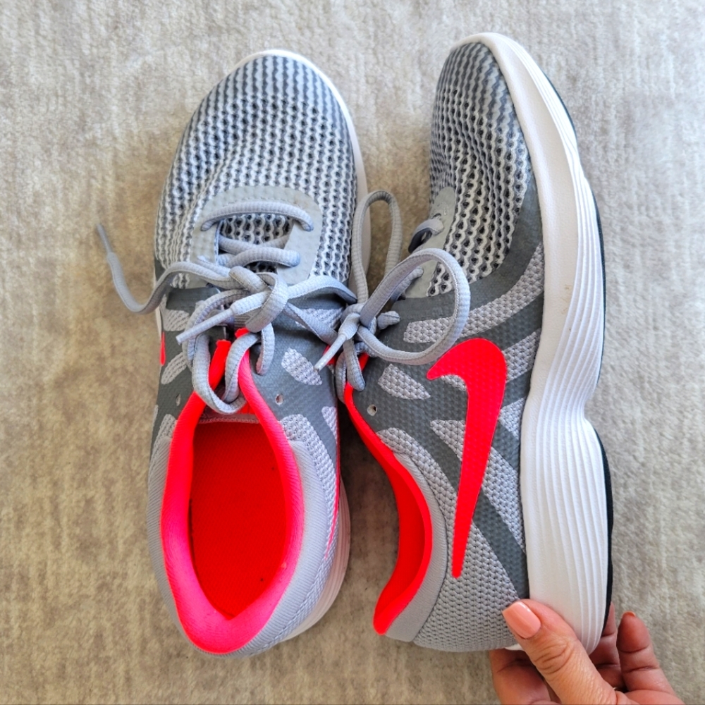 Nike Kids Revolution